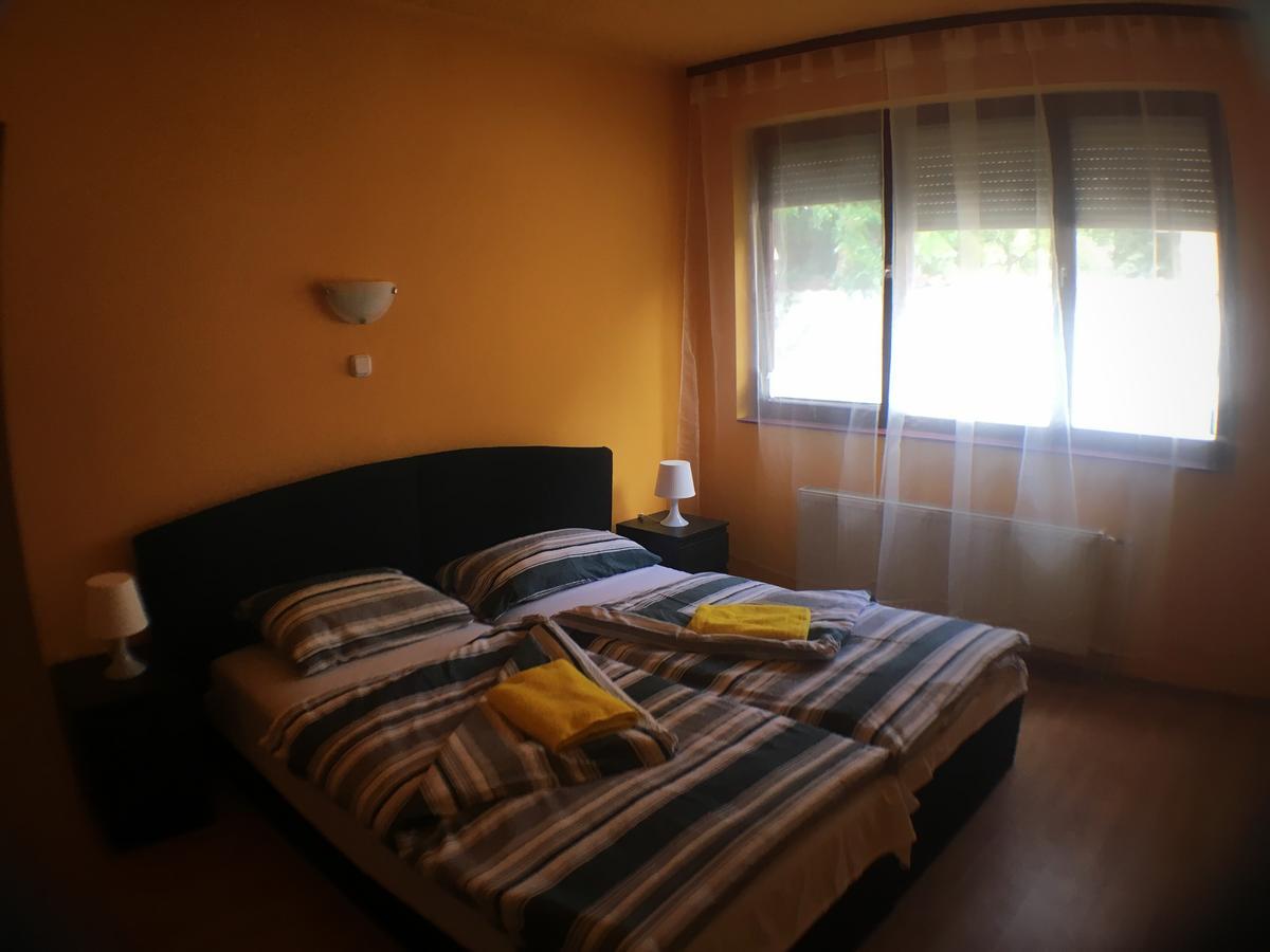 Palota Panzio Bed & Breakfast บูดาเปสต์ ภายนอก รูปภาพ