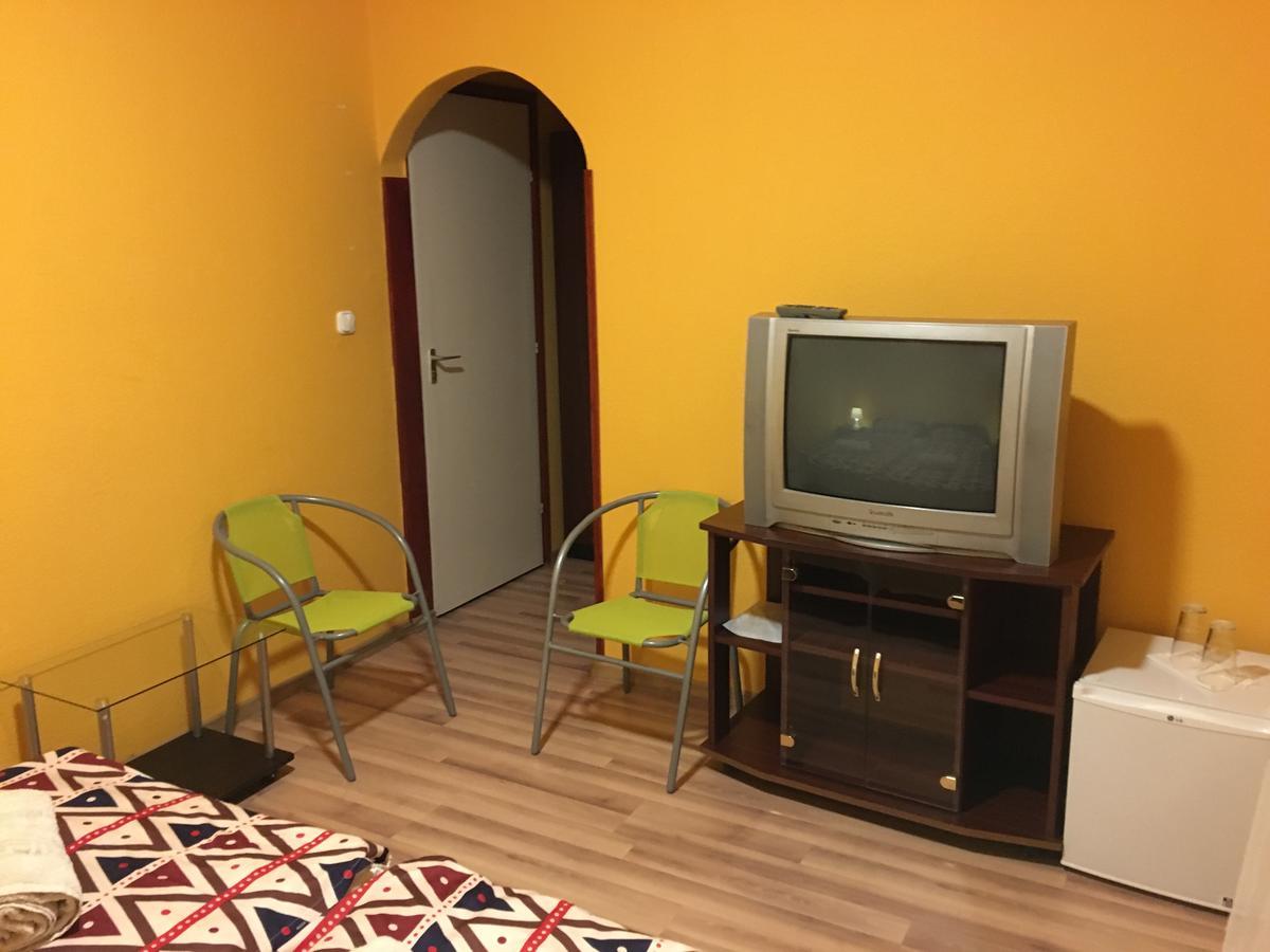 Palota Panzio Bed & Breakfast บูดาเปสต์ ภายนอก รูปภาพ